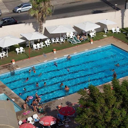 Galil Hotel Нетания Екстериор снимка