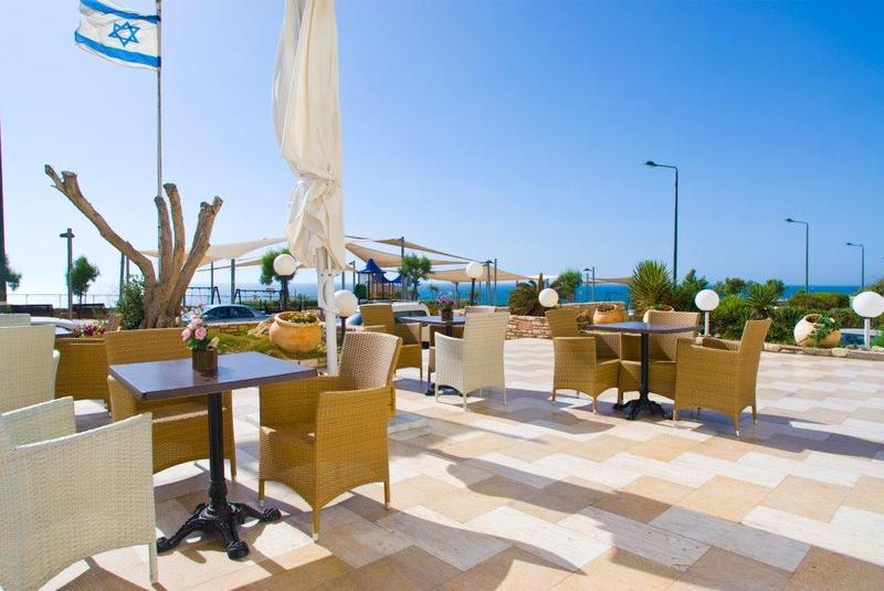 Galil Hotel Нетания Екстериор снимка