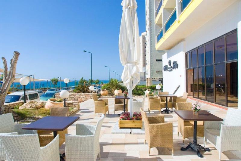 Galil Hotel Нетания Екстериор снимка
