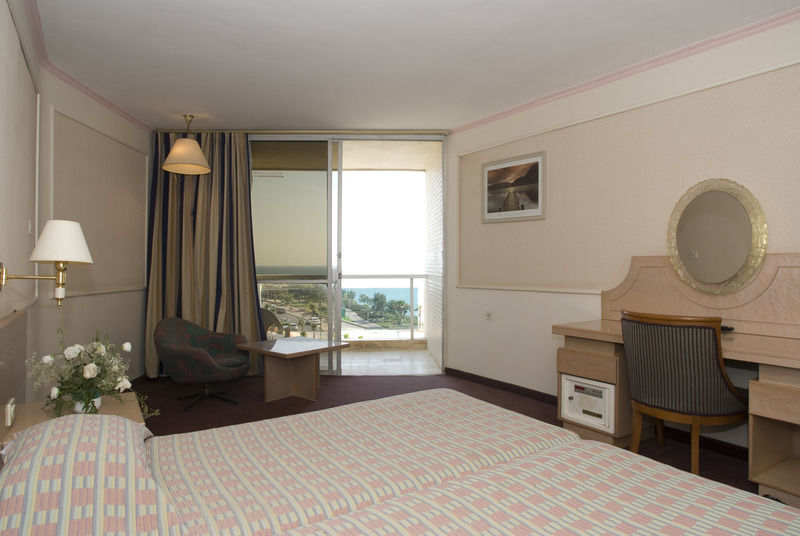 Galil Hotel Нетания Екстериор снимка