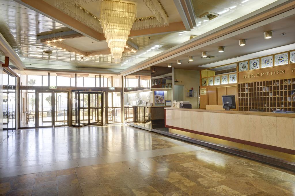 Galil Hotel Нетания Екстериор снимка